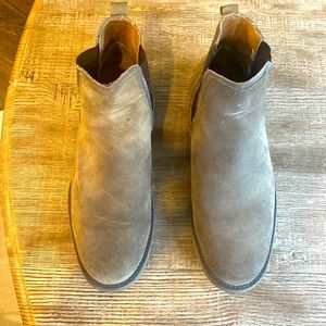 Brown suede mens boots